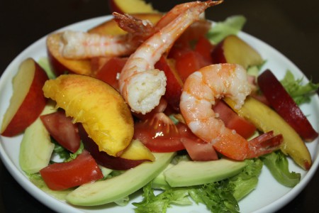 Салат из персиков и креветок, лучший рецепт с фото