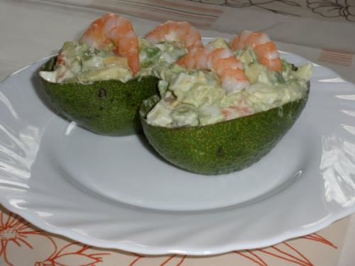 Как приготовить салат из авокадо и креветок