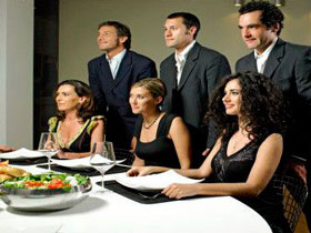 Как приглосить к столу Как приглосить к столу