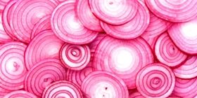 Когда нужно убирать лук с грядки