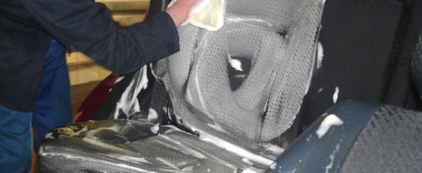 Как и чем чистить салон автомобиля?