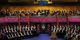 Где вручают нобелевскую премию фото