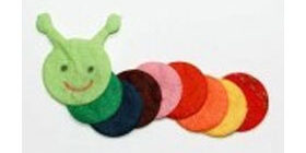 Гусеница из бумаги и ткани