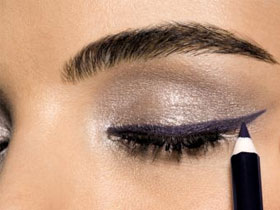 Как наносить карандаш для глаз Как наносить карандаш для глаз фото