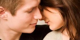 Как научиться флиртовать с девушкой