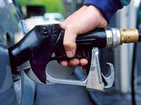 Как сократить расход бензина Как сократить расход бензина фото заправка бензина в бензобак