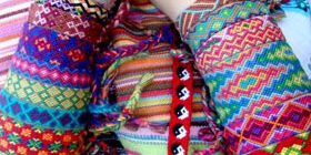 Как сплести браслет из мулине ниток