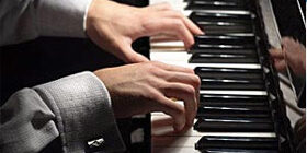 Как научиться играть на пианино