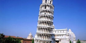 Пизанская падающая башня фото