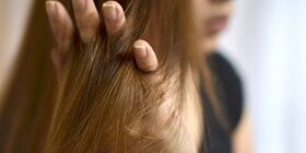 Как красиво уложить длинные волосы своими руками