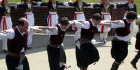 Танец сиртаки фото