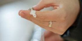 Серебряный крестик