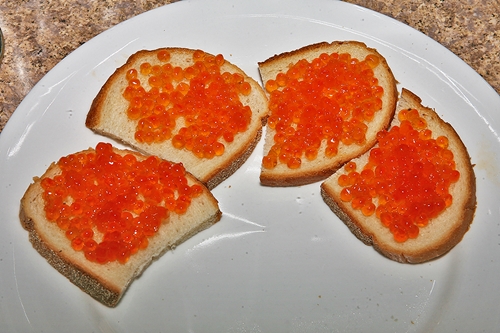 Быстрый бутерброд с икрой, рецепт приготовления