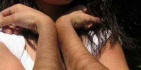 Что делать девушкам с длинными волосами на руках