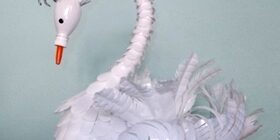 Лебедь из пластиковой бутылки