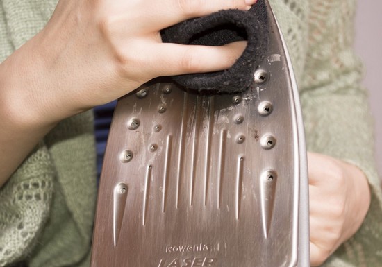 Как очистить утюг от пригара: советы и рекомендации по уходу