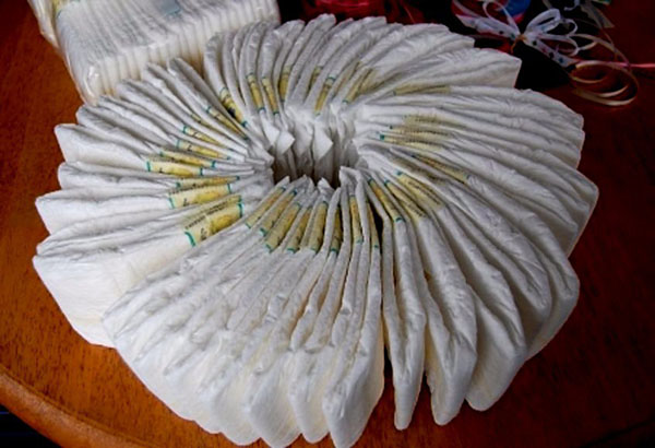 kak-sdelat-tort-iz-pampersov-svoimi-rukami-22