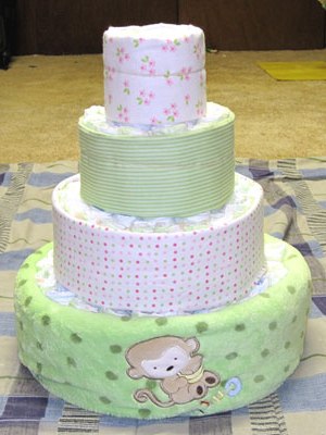 kak-sdelat-tort-iz-pampersov-svoimi-rukami-8