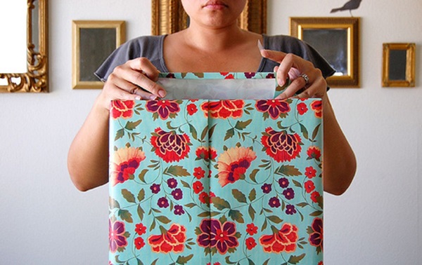 Как упаковать подарок в подарочную бумагу