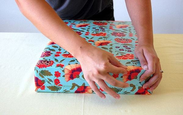 Как упаковать подарок в подарочную бумагу