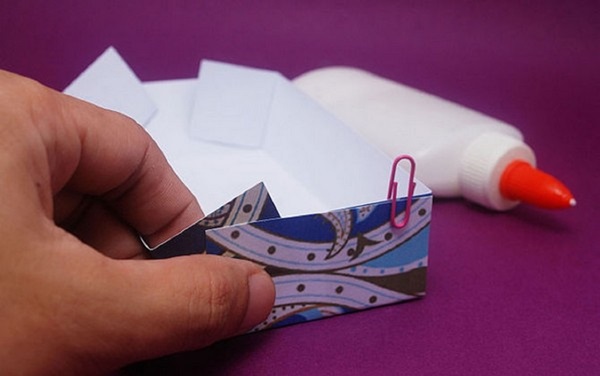 Как упаковать подарок в подарочную бумагу