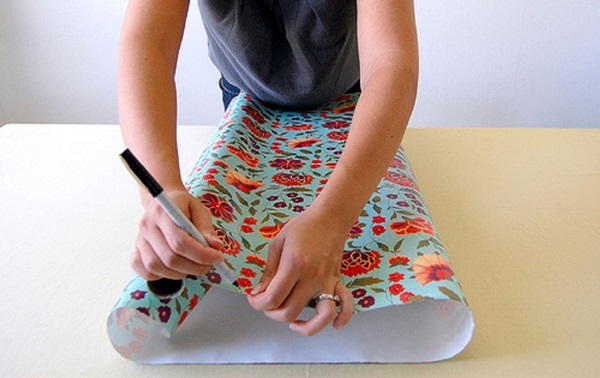 Как упаковать подарок в подарочную бумагу