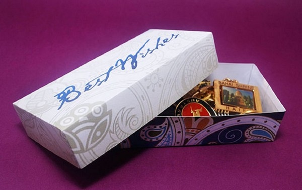 Как упаковать подарок в подарочную бумагу