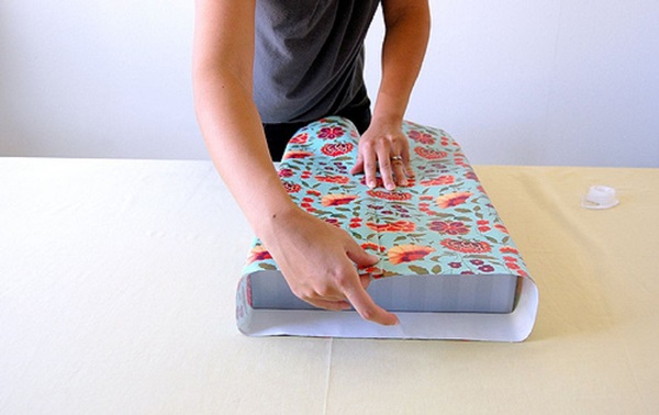 Как упаковать подарок в подарочную бумагу