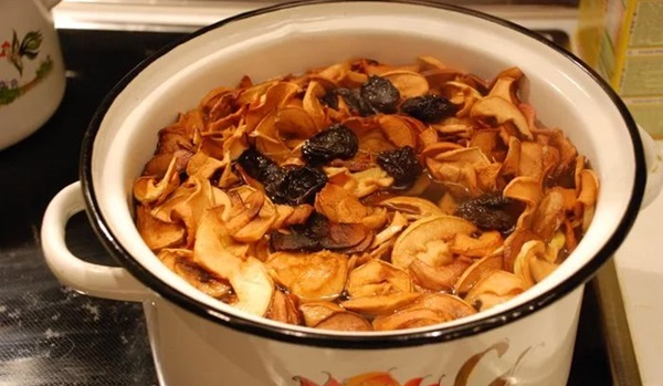 Как варить компот из сухофруктов