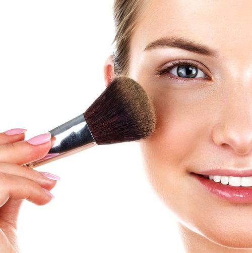 Какую выбрать пудру для жирной и комбинированной кожи лица