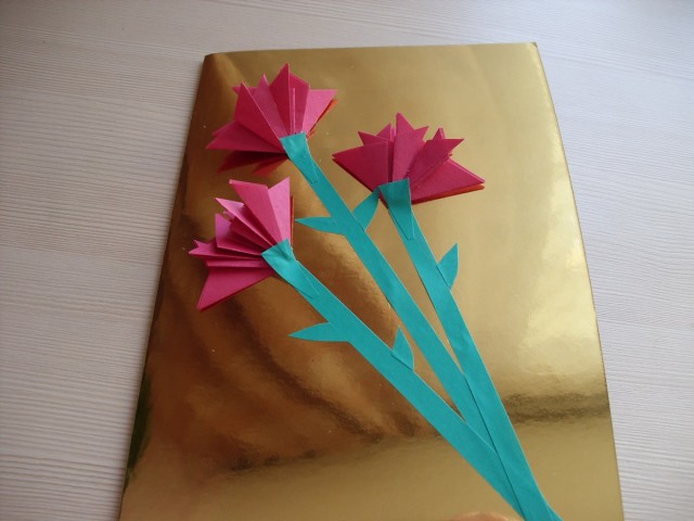 otkrytka-s-gvozdikami-na-9-maja-08