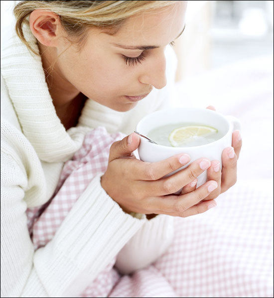 Питье лечебного чая при пневмонии