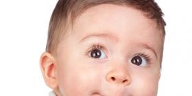 Ребенку год – волосы стричь или брить?