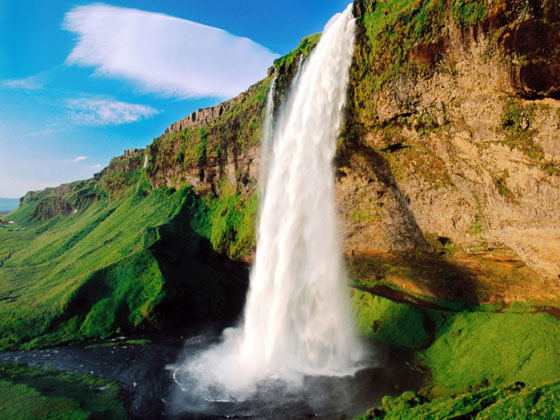 Водопад Сельяландсфосс в Исландии