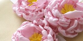 Как сделать цветок пиона из ткани своими руками